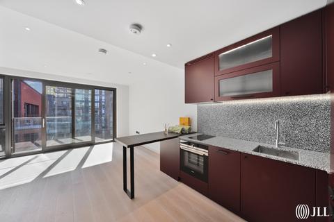 Studio to rent, Viaduct Gardens London SW11