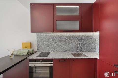 Studio to rent, Viaduct Gardens London SW11