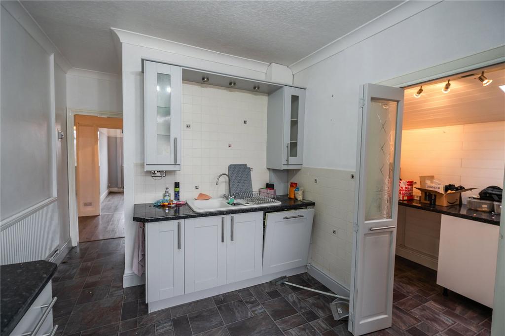 Kitchen (2)