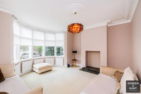 4 bedroom semi-detached house to rent, Arundel Gardens, Goodmayes, IG3