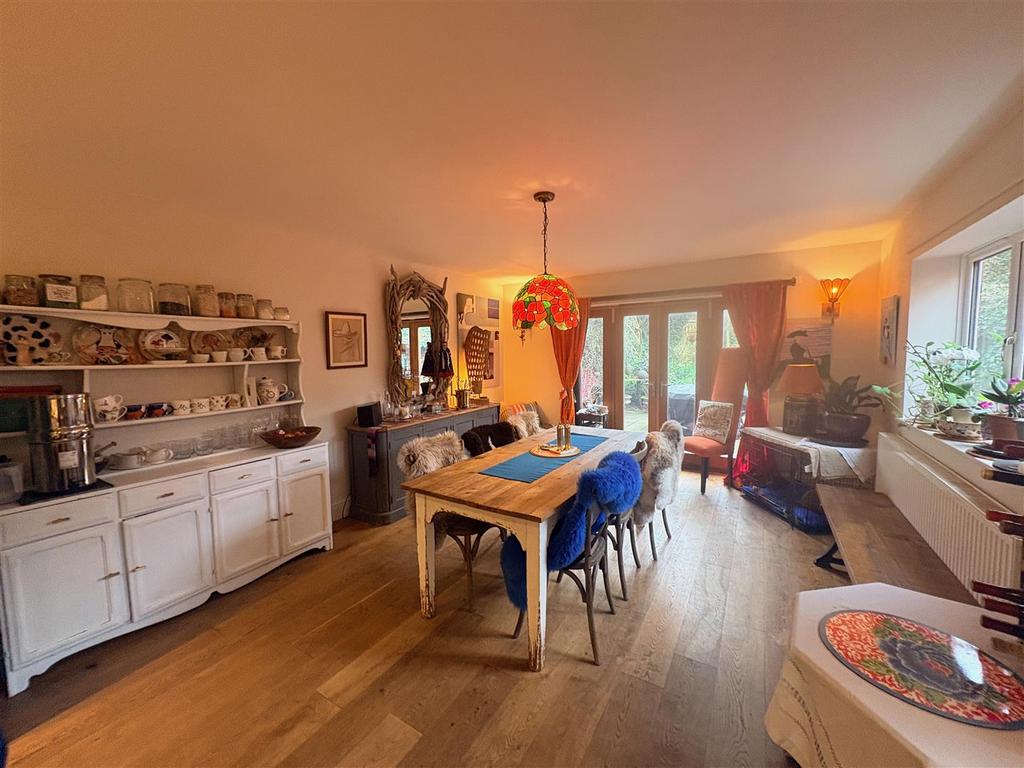 Living/dining/kitchen