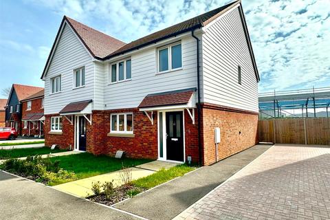 3 bedroom house to rent, Maude Close, New Romney TN28