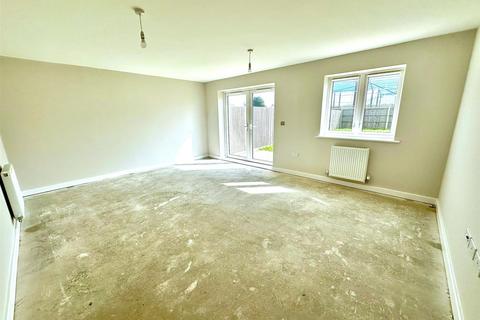 3 bedroom house to rent, Maude Close, New Romney TN28