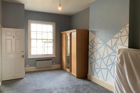 1 bedroom apartment to rent, George Street, Ryde, PO33