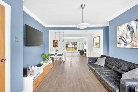 4 bedroom end of terrace house for sale, Chestnut Glen, Hornchurch RM12