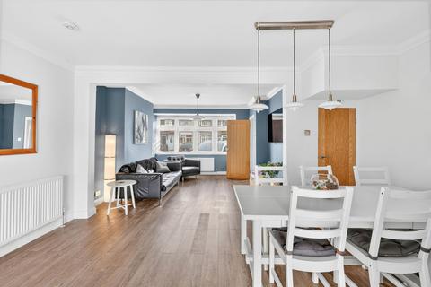 4 bedroom end of terrace house for sale, Chestnut Glen, Hornchurch RM12