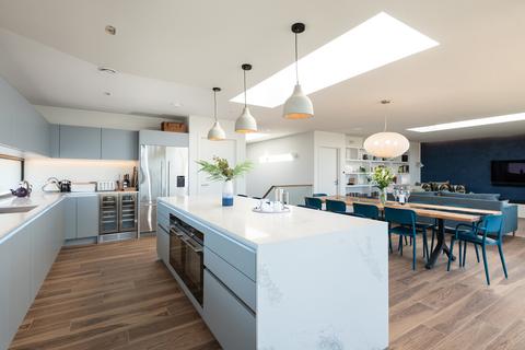 5 bedroom house for sale, Trelorna