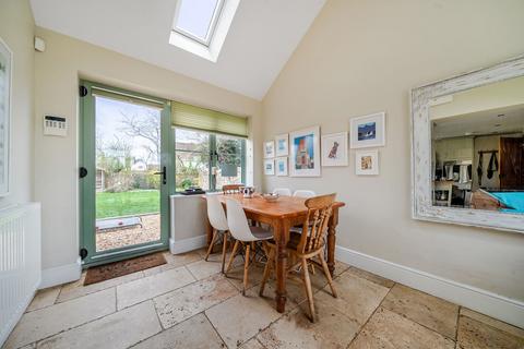 undefined, Upper End, Eckington, WR10