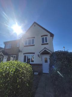 3 bedroom house to rent, Plover Court, YEOVIL