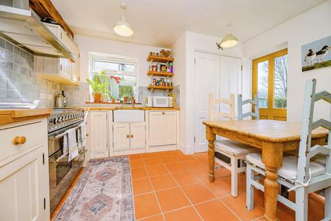 4 bedroom semi-detached house for sale, Watling Street, Park Street, St. Albans