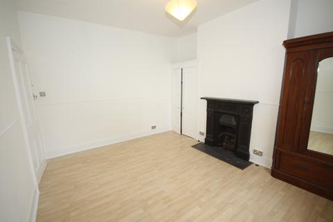 2 bedroom flat to rent, Foyle Road