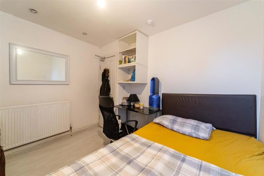 Harborne-park-road-b17-0ps-987865