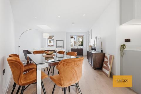 undefined, Forest Drive, Woodford Green IG8