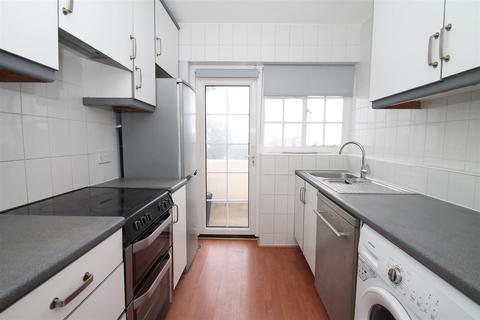 3 bedroom flat for sale, Crestbrook Place, Green Lanes, Palmers Green N13