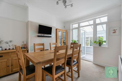 3 bedroom end of terrace house for sale, Lynmouth Avenue, Bush Hill Park, Enfield, EN1