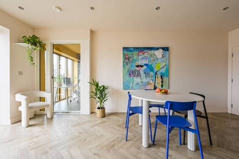 1 bedroom flat for sale, Grovelea Court, LONDON E3