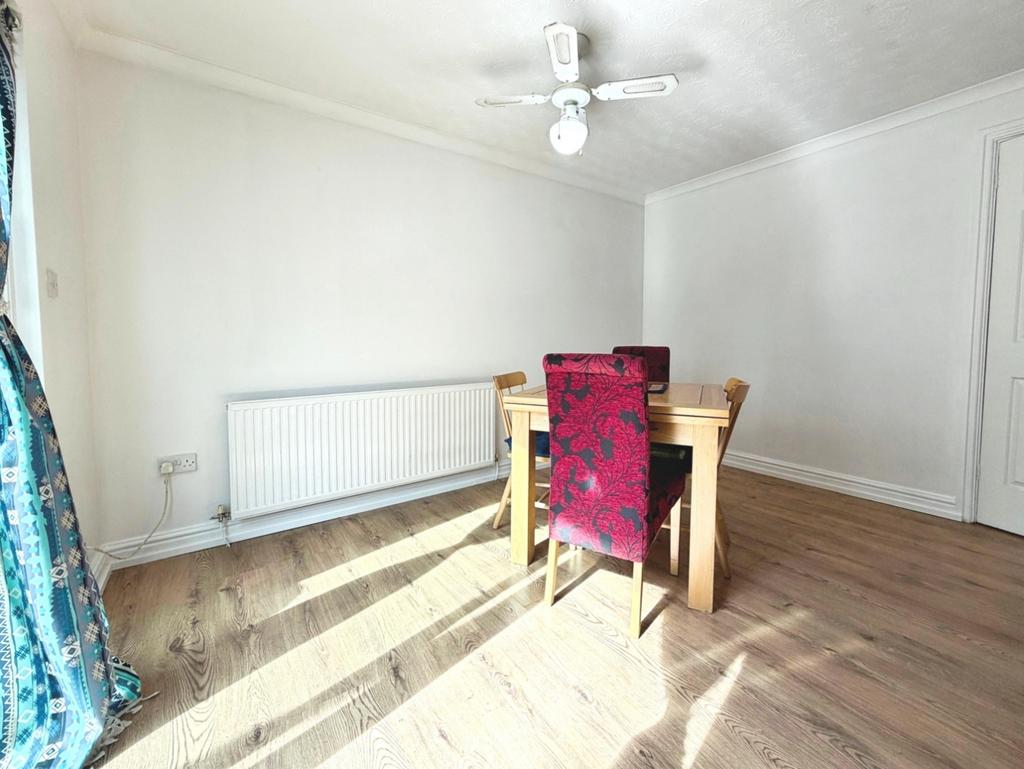 Lounge/ Dining Room