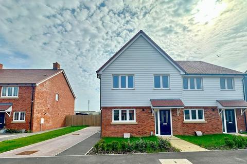 3 bedroom house to rent, Maude Close, New Romney TN28
