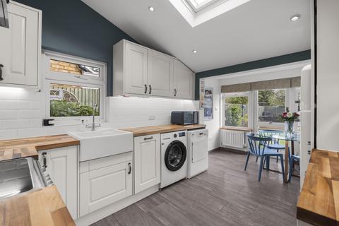 2 bedroom end of terrace house for sale, Sayesbury Avenue, Hertfordshire CM21