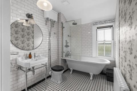 2 bedroom end of terrace house for sale, Sayesbury Avenue, Hertfordshire CM21