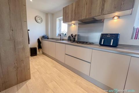 2 bedroom flat for sale, Rosewood Drive, Waverley, S60 8BA