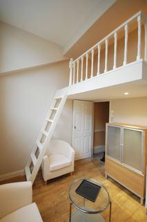 Studio to rent, Elvaston Place, South Kensington, London, SW7