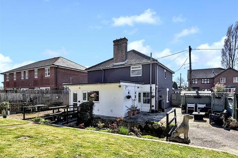 3 bedroom detached house for sale, School Green Road, Freshwater