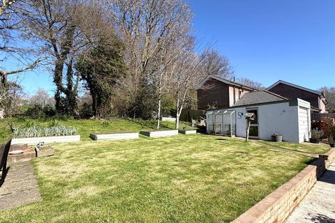 3 bedroom detached house for sale, School Green Road, Freshwater