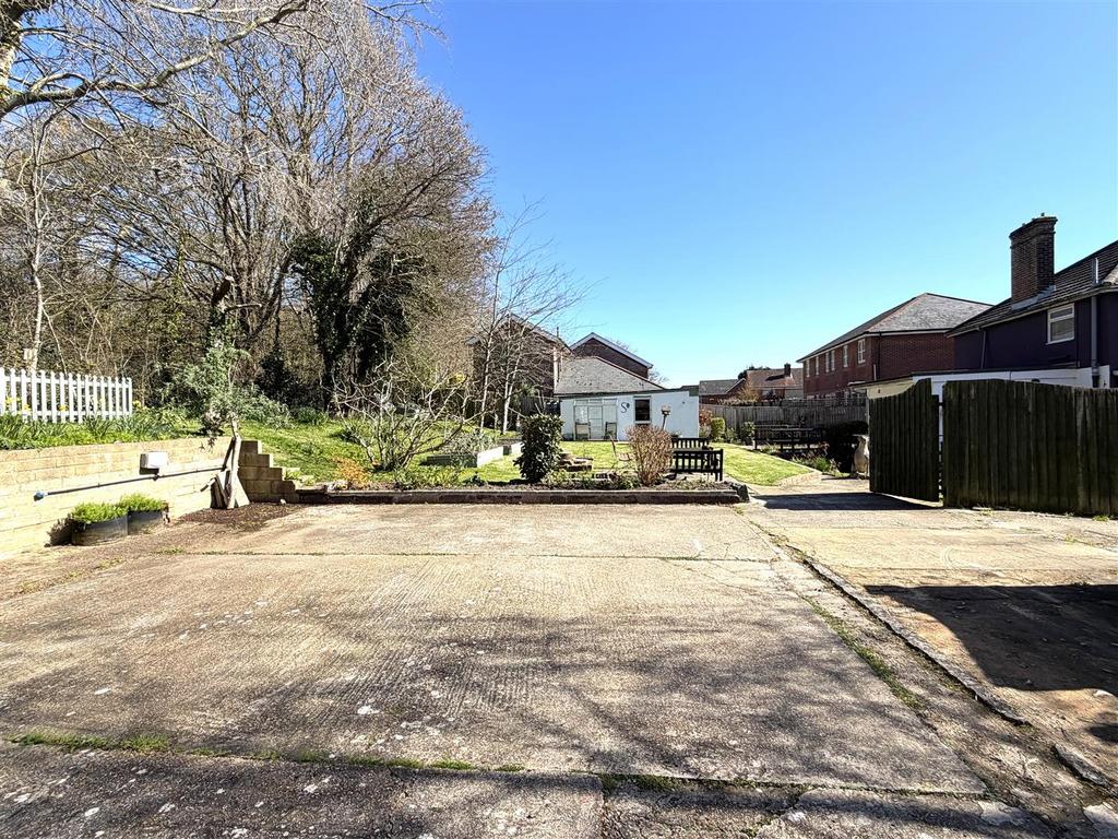 Parking to Garden