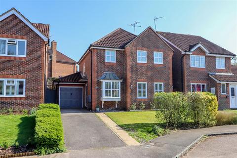 undefined, Greenfinch Way, Horsham