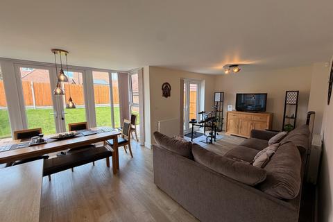 4 bedroom detached house for sale, Easton Close, Melton Mowbray