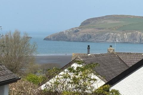 3 bedroom detached bungalow for sale, Tir Treharne, Newport, Pembs SA42 0RN