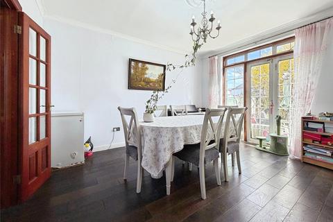 4 bedroom semi-detached house for sale, Oaklands Close, Bexleyheath DA6