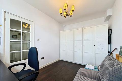 4 bedroom semi-detached house for sale, Oaklands Close, Bexleyheath DA6
