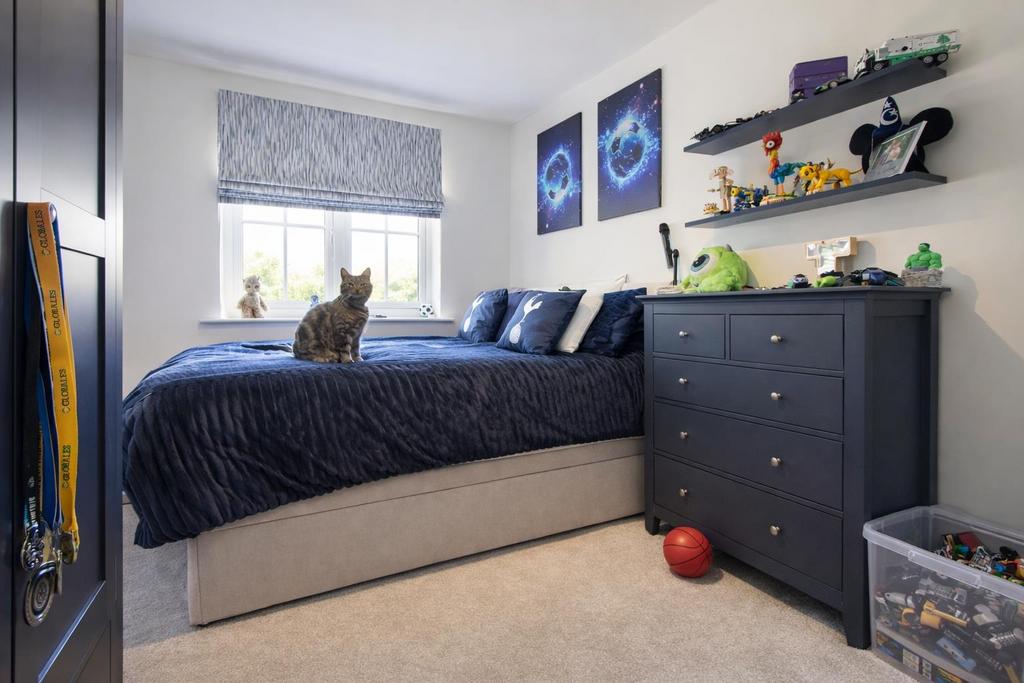Bedroom 1.jpg
