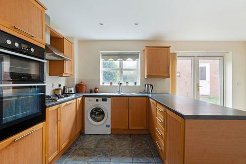 4 bedroom semi-detached house for sale, Clark Close,Shipston-on-stour,CV36 4HJ