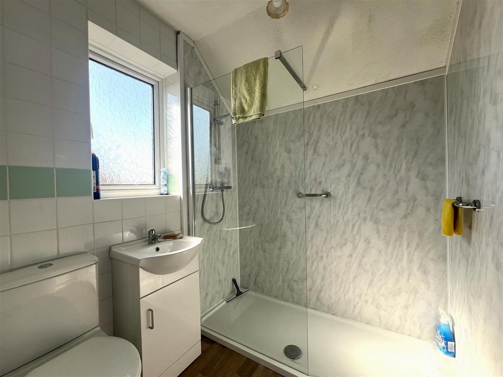 Shower room.JPG