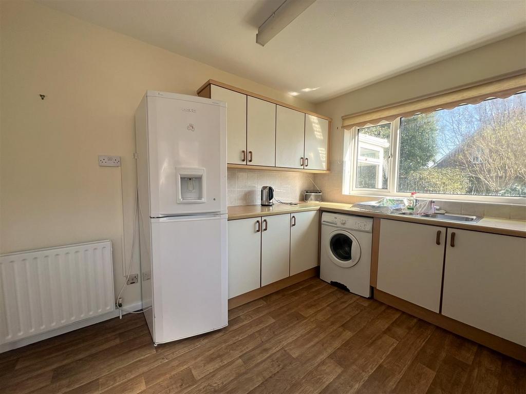 Kitchen 1.JPG