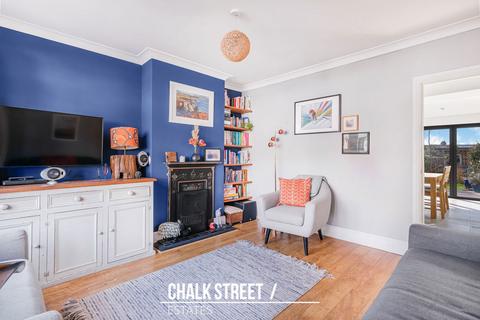 3 bedroom terraced house for sale, Harwood Avenue, Hornchurch, RM11