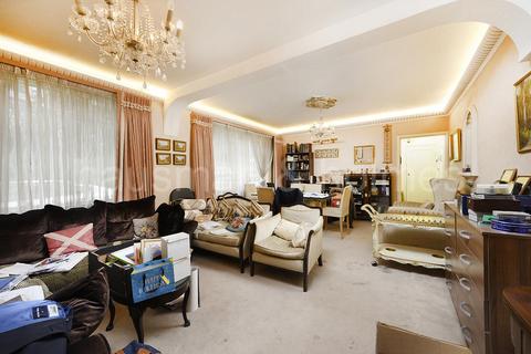 undefined, Riverside Drive, NW11