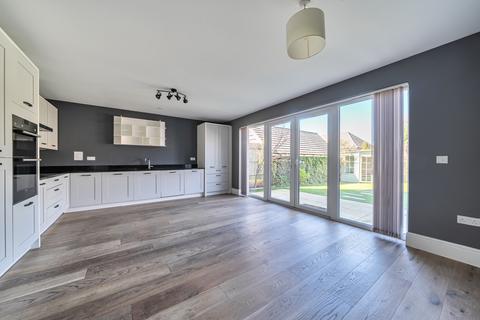 4 bedroom detached house to rent, Aster Way Haywards Heath RH17