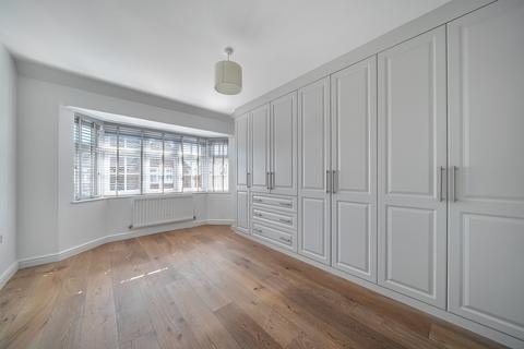 4 bedroom detached house to rent, Aster Way Haywards Heath RH17