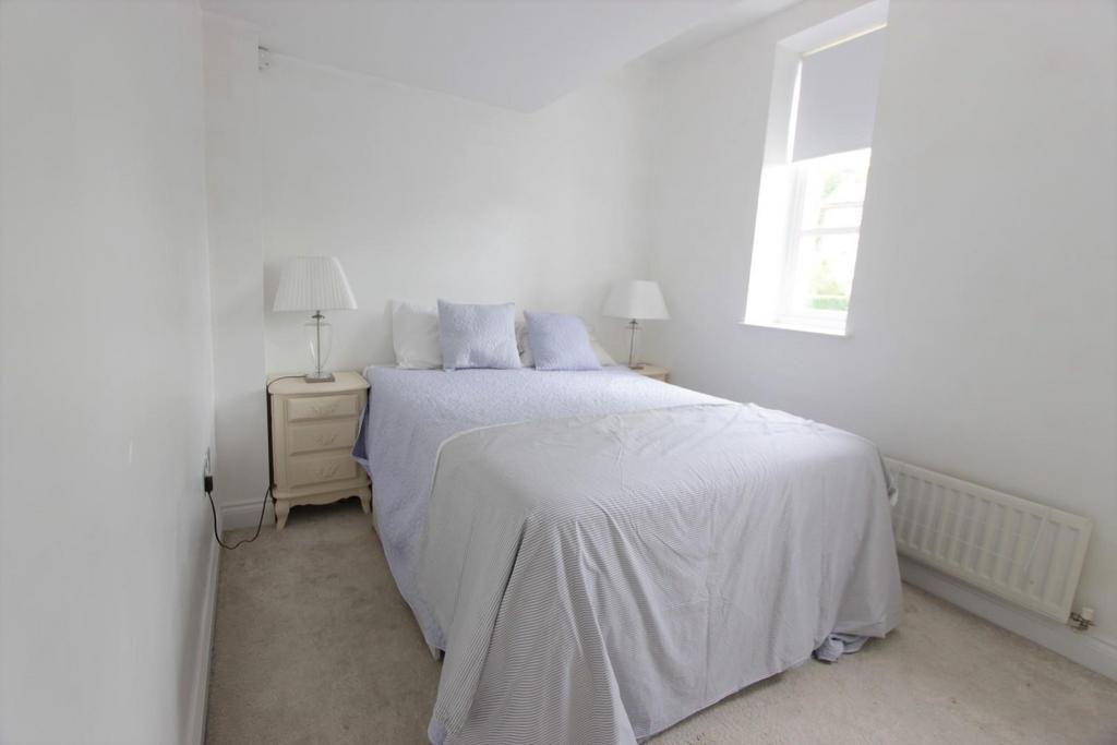 4. bedroom 2.jpg