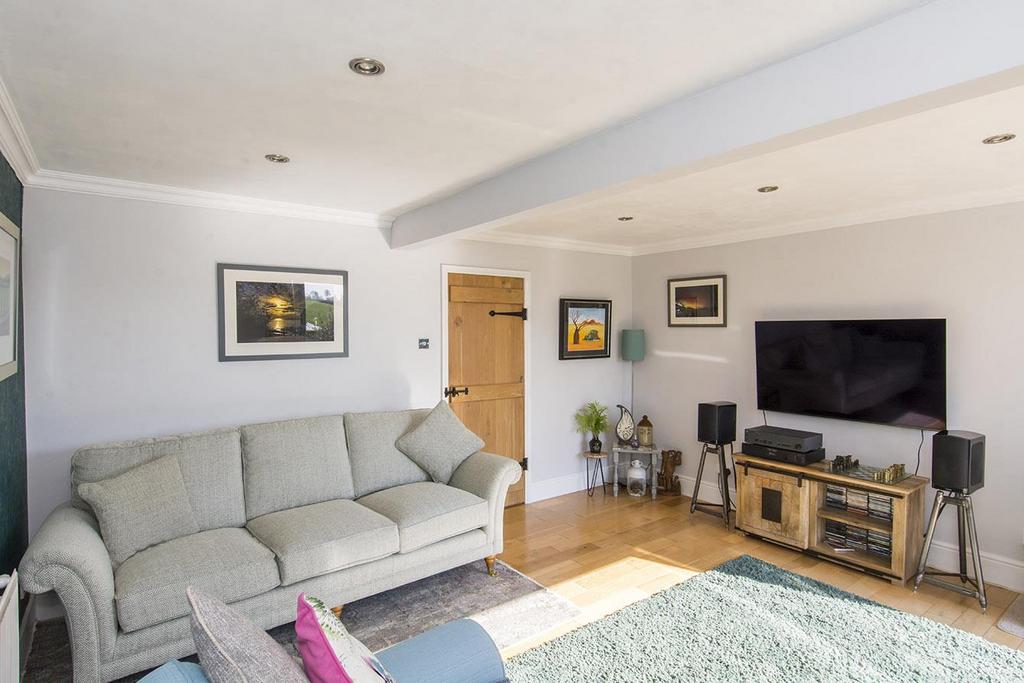 (Lounge Photo Two)