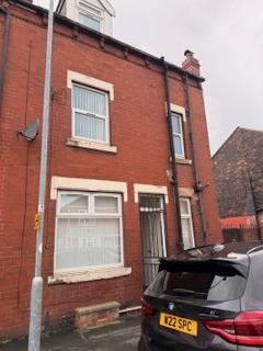 3 bedroom terraced house to rent, Skelton Terrace, Leeds LS9