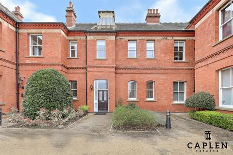 2 bedroom house for sale, Richmond Drive, Woodford Green