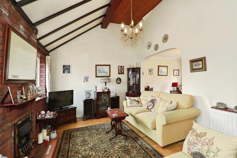 2 bedroom bungalow for sale, Dunham Crescent, Crewe, Cheshire, CW2