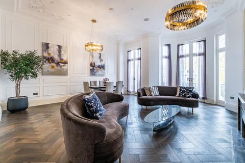 2 bedroom apartment to rent, Vicarage Gate London W8