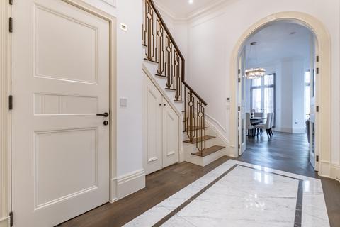 2 bedroom apartment to rent, Vicarage Gate London W8