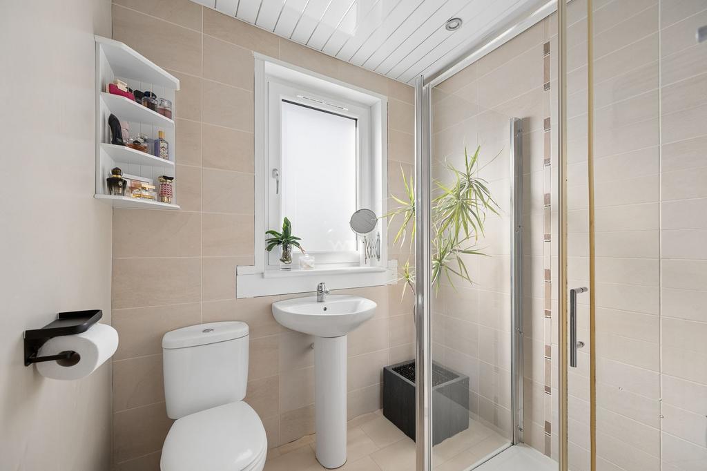 Family Shower Room
